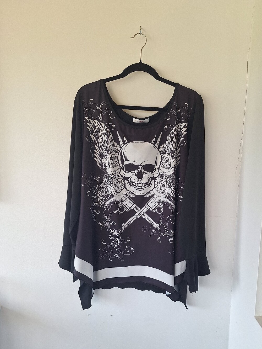 ROSE GAL 4X Black Skull Rose Graphic Long Sleeve Top Goth Edgy